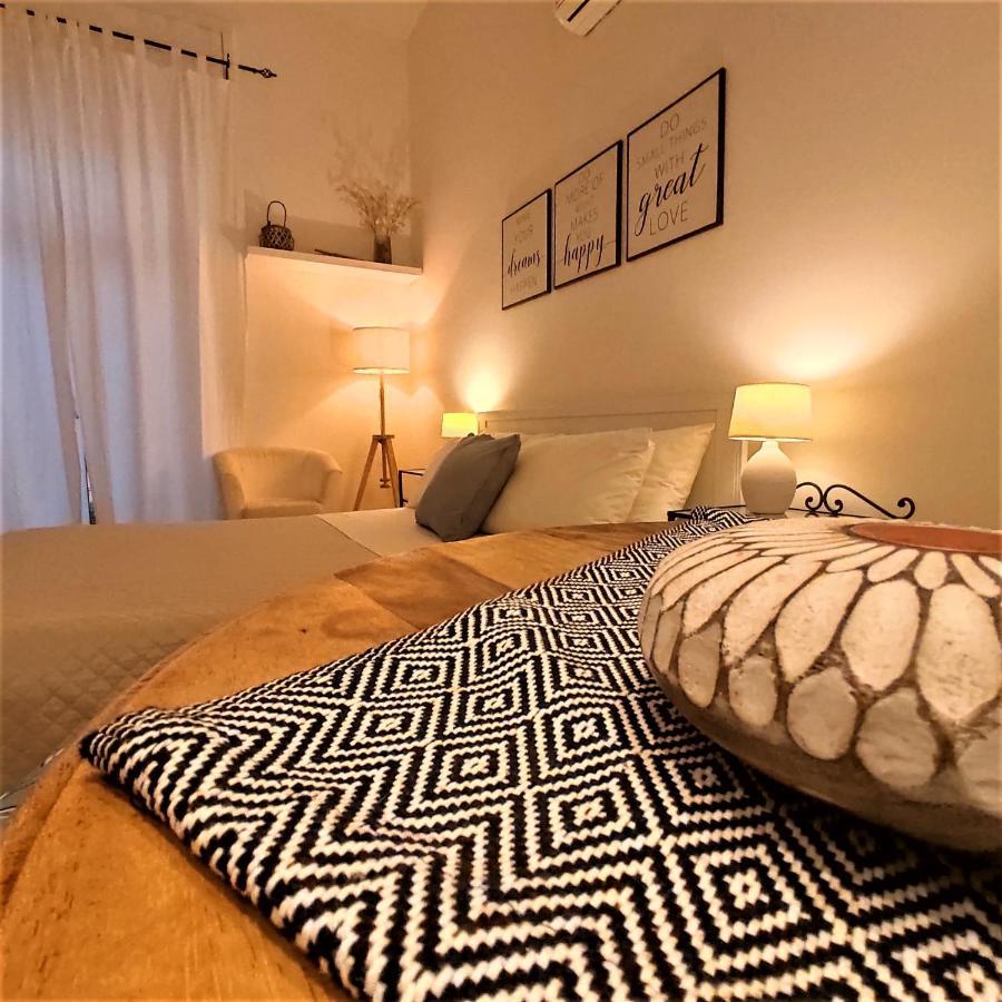 Il Girasole Bb Cagliari Bed and Breakfast Buitenkant foto