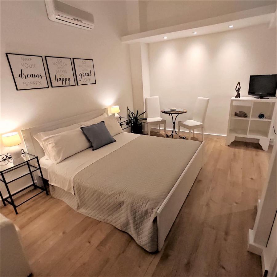 Il Girasole Bb Cagliari Bed and Breakfast Buitenkant foto