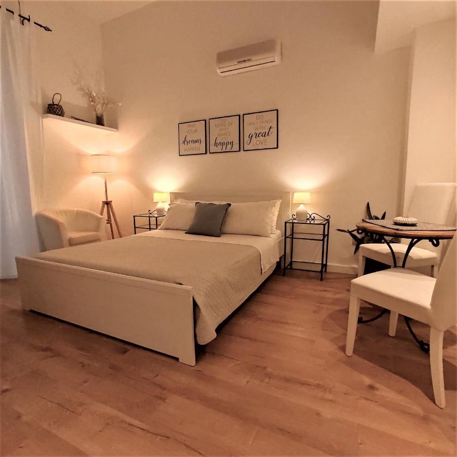 Il Girasole Bb Cagliari Bed and Breakfast Buitenkant foto